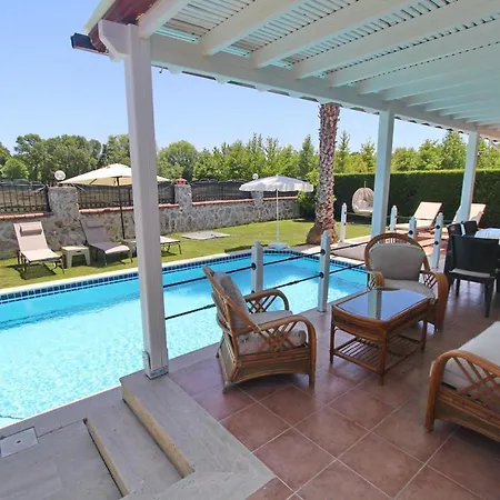 Oasis B4 Вилла